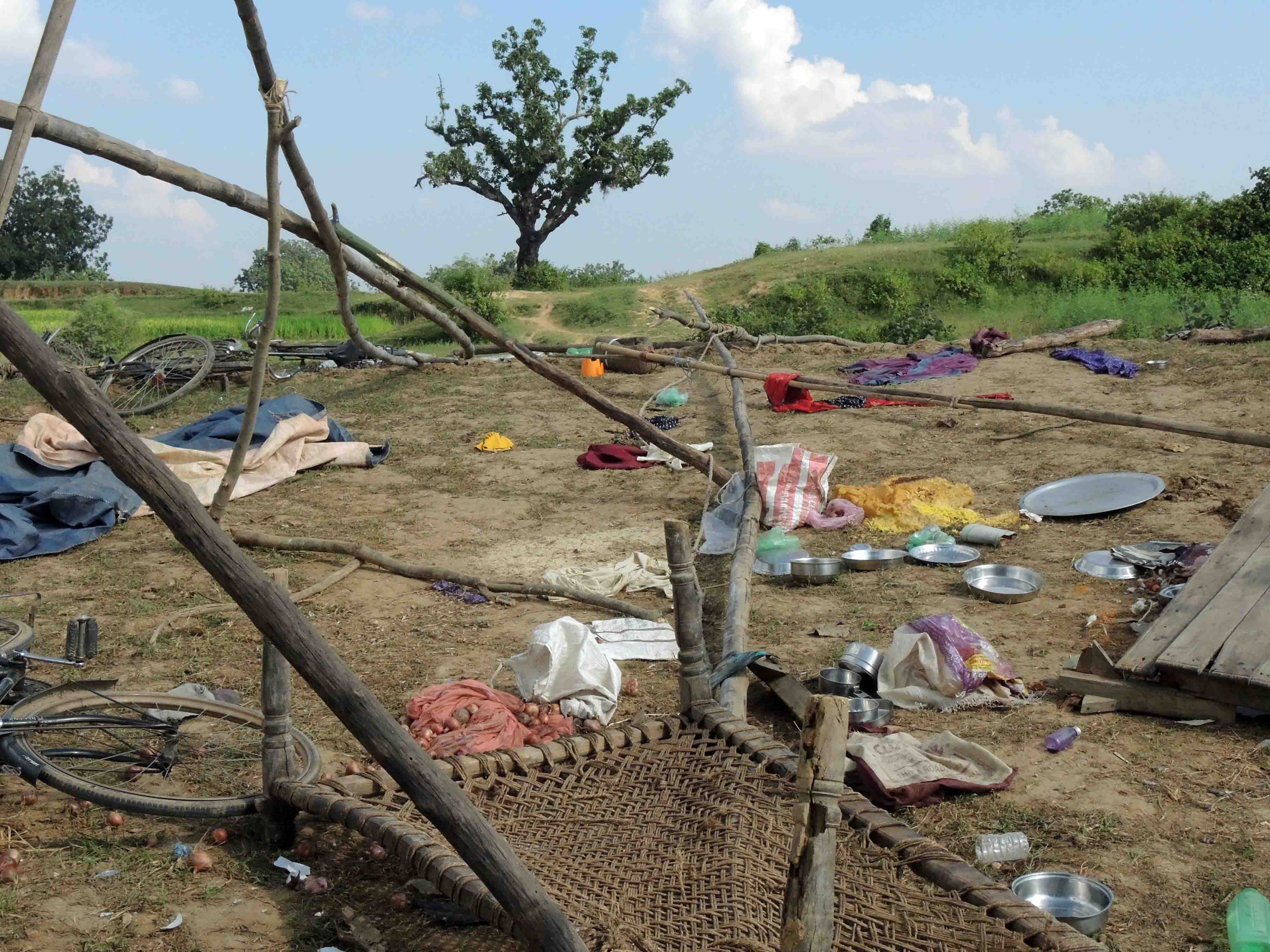 At the protest site in Chiru Barwadih village, the protesting farmers’ utensils and blankets lay torn and scattered on Monday. Credit: Manob Chowdhury At the protest site in Chiru Barwadih village, the protesting farmers’ utensils and blankets lay torn and scattered on Monday. Credit: Manob Chowdhury