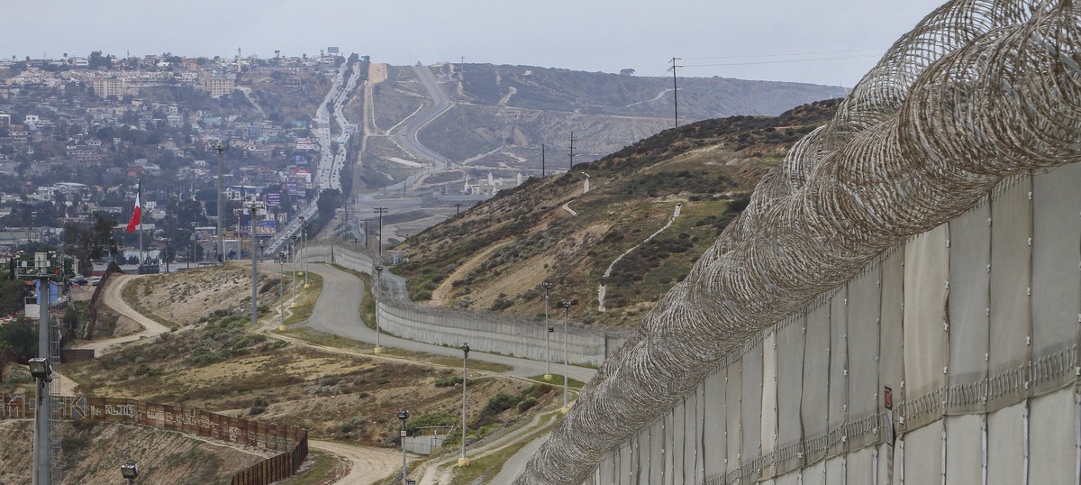 Before Trump proposed his border wall, vigilantes made it a national obsession