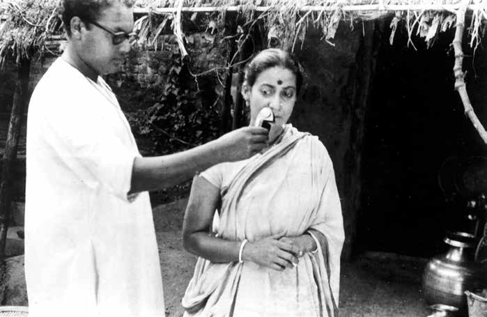 Cinematographer Subrata Mitra with Karuna Banerjee (Sarbajaya). Cinematographer Subrata Mitra with Karuna Banerjee (Sarbajaya).