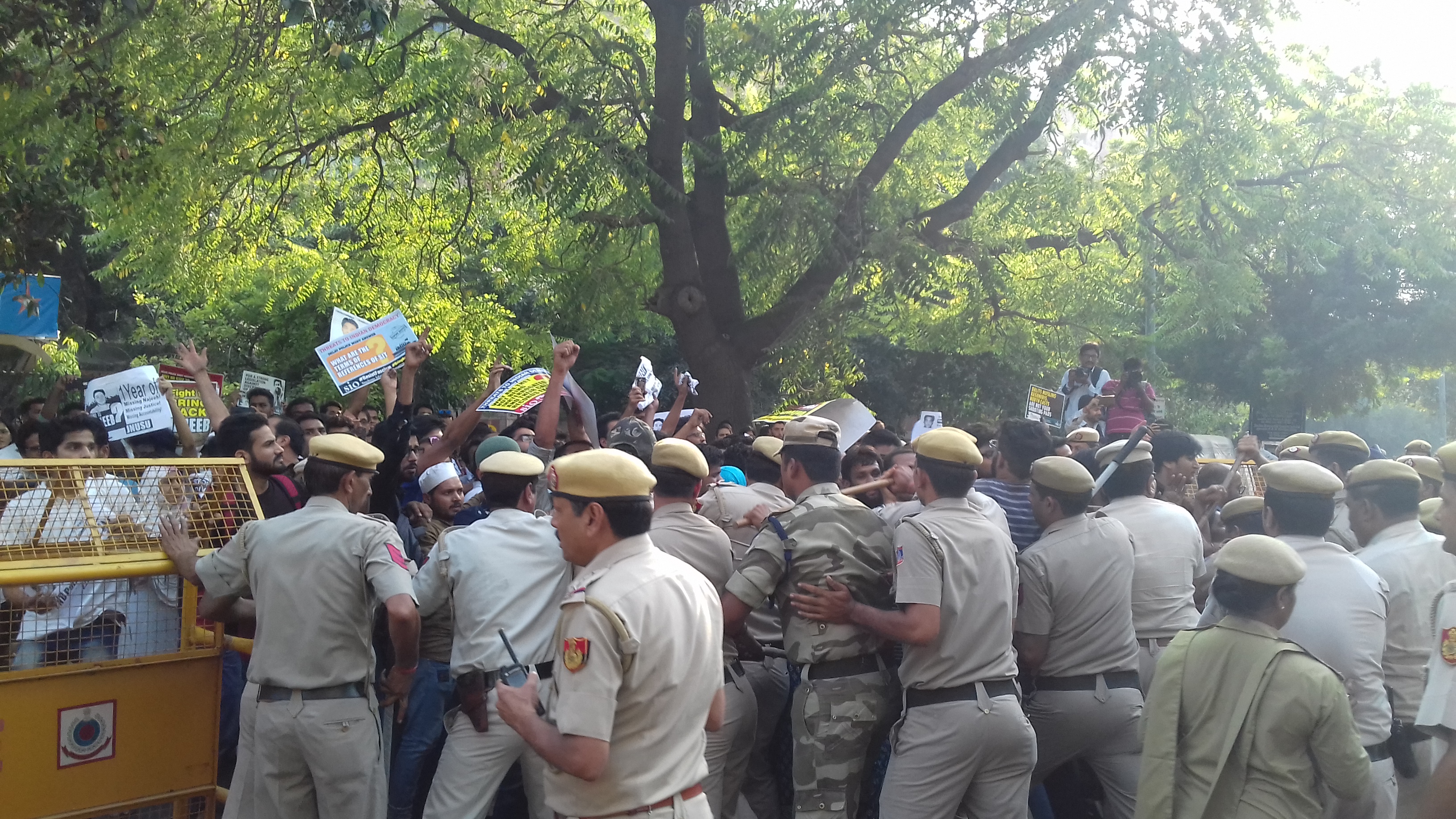 Students and police clash outside CBI headquarters. (Image Credit: Abhishek Dey) Students and police clash outside CBI headquarters. (Image Credit: Abhishek Dey)