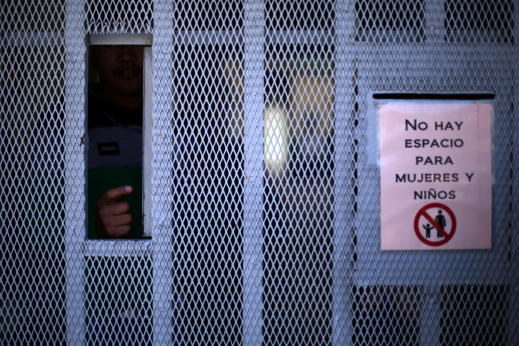 ‘No room for women or children’ at Tijuana’s La Casa del Migrante shelter, where many Haitians have taken refuge. ( Photo credit: Edgard Garrido / Reuters ) ‘No room for women or children’ at Tijuana’s La Casa del Migrante shelter, where many Haitians have taken refuge. ( Photo credit: Edgard Garrido / Reuters )