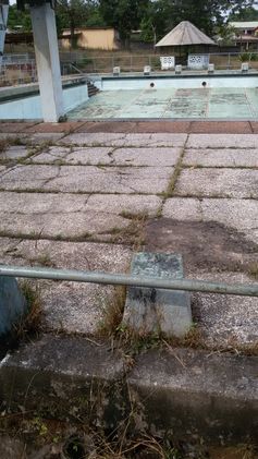 Dry swiming pool. Author provided Dry swiming pool. Author provided