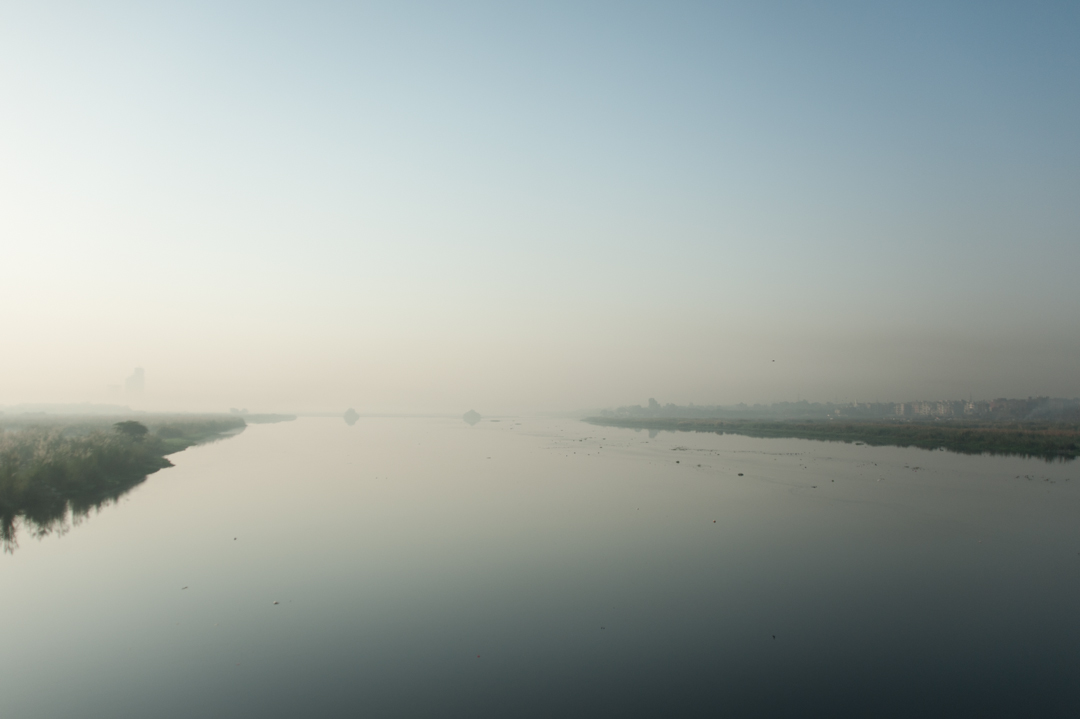 Haze of pollution across Yamuna. Photo credit: Sayantoni Palchoudhuri/Delhi Haze of pollution across Yamuna. Photo credit: Sayantoni Palchoudhuri/Delhi