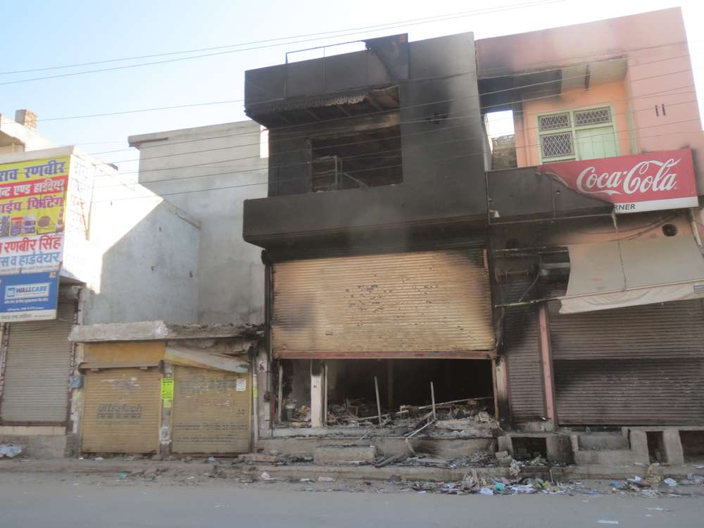 Shops in the bus stand market in Jhajjar were selectively targeted, with attacks limited to shops belonging to Sainis and Punjabis. Shops in the bus stand market in Jhajjar were selectively targeted, with attacks limited to shops belonging to Sainis and Punjabis.