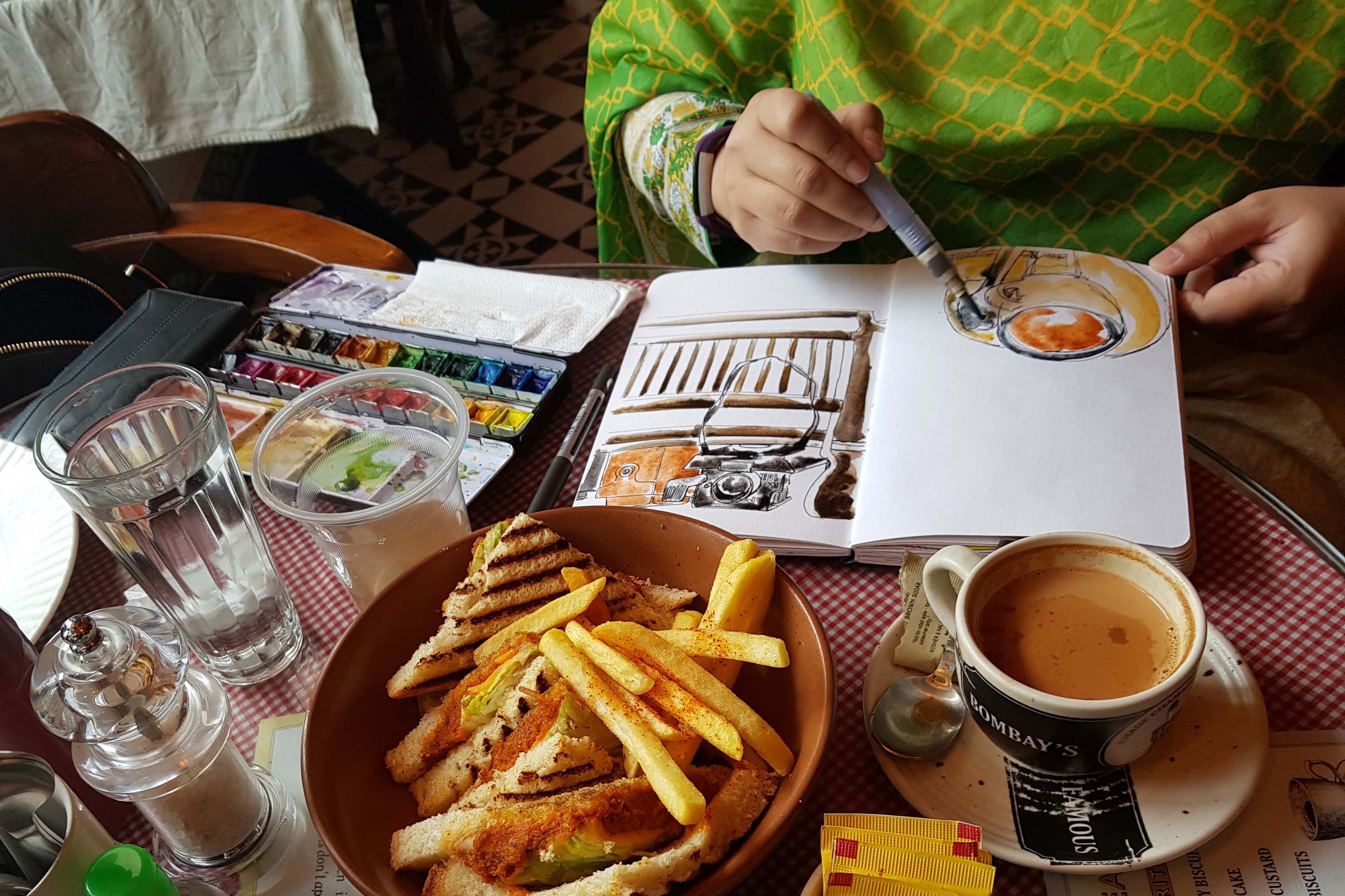 Sketching in New Delhi. Image courtesy: Yasra Khoker. Sketching in New Delhi. Image courtesy: Yasra Khoker.