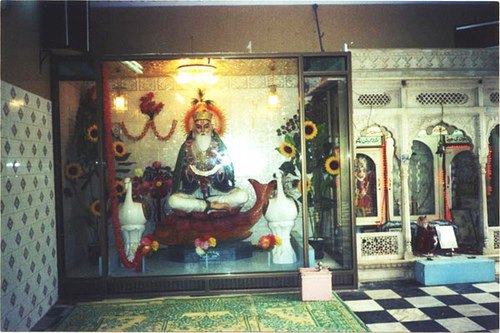 Jhulelal riding the Palla fish in Sukkur Shrine. Source: sindhiance.tumblr.com Jhulelal riding the Palla fish in Sukkur Shrine. Source: sindhiance.tumblr.com