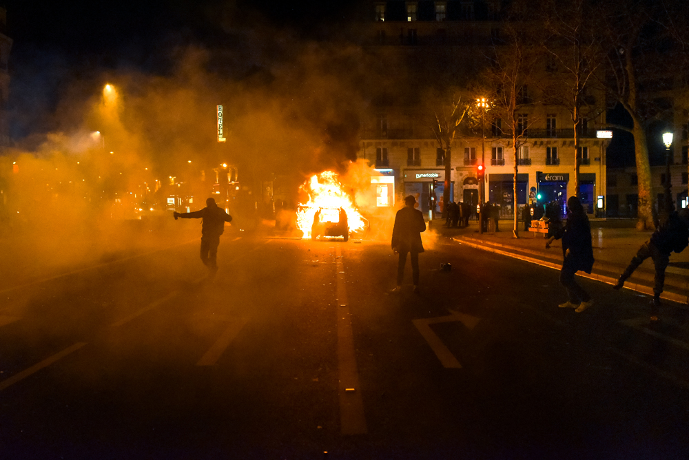 In the early morning of 10 April, clashes erupted between the riot police and demonstrators in the margins of Nuit debout. Place de la République, 10 April 2016. In the early morning of 10 April, clashes erupted between the riot police and demonstrators in the margins of Nuit debout. Place de la République, 10 April 2016.