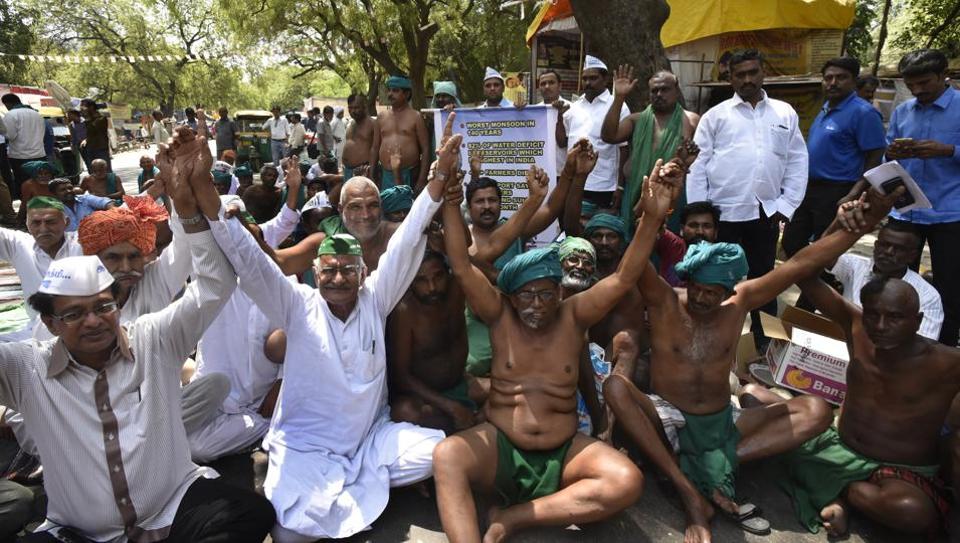 Drought-hit farmers from Tamil Nadu protest in Delhi in April. (Credit: Sushil Kumar / HT) Drought-hit farmers from Tamil Nadu protest in Delhi in April. (Credit: Sushil Kumar / HT)