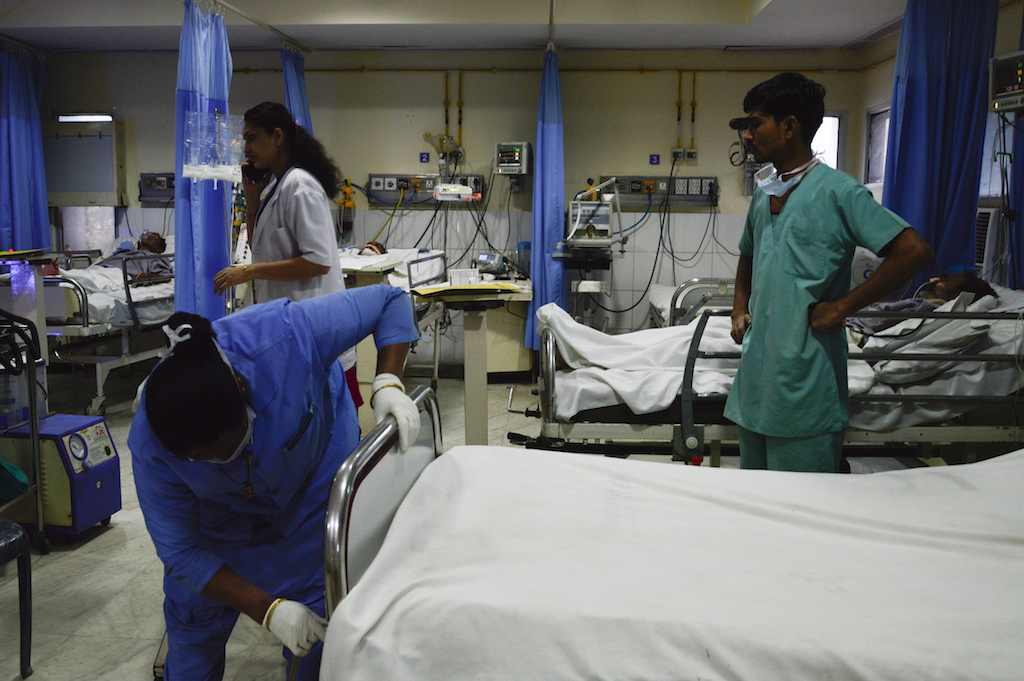 Nurse superintendent Fasmin, receives an emergency calls at 10 in the morning to admit the patient in the ICU, while ward fixes the bed. Nurse superintendent Fasmin, receives an emergency calls at 10 in the morning to admit the patient in the ICU, while ward fixes the bed.