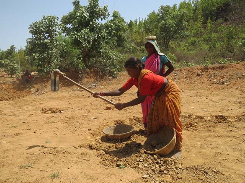 Women workers at a Mahatma Gandhi National Rural Employment Guarantee scheme work-site in Latehar, Jharkhand. Photo credit: Anumeha Yadav Women workers at a Mahatma Gandhi National Rural Employment Guarantee scheme work-site in Latehar, Jharkhand. Photo credit: Anumeha Yadav