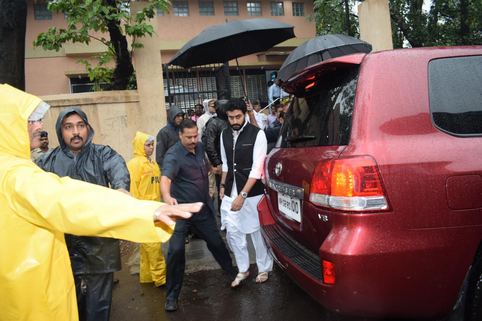 Actor Abhishek Bachchan at the funeral in Mumbai. (Image credit: IANS) Actor Abhishek Bachchan at the funeral in Mumbai. (Image credit: IANS)