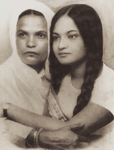 Mushtari and Begum Akhtar (left). Image credit: Sangeet Natak Akademi. Mushtari and Begum Akhtar (left). Image credit: Sangeet Natak Akademi.