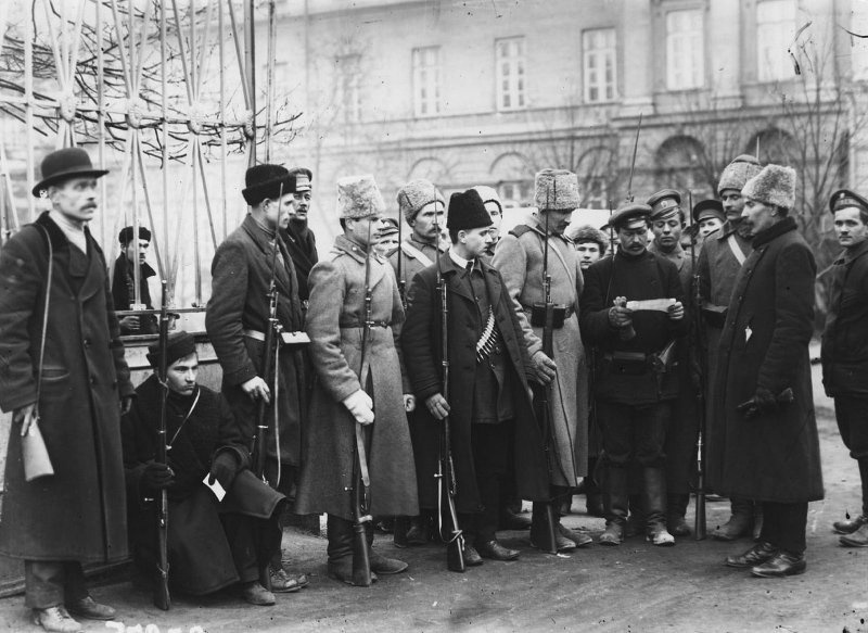 At The Gates of Smolny, 1917 | Image Credit: Wikimedia Commons At The Gates of Smolny, 1917 | Image Credit: Wikimedia Commons