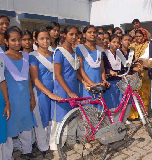 The state government gave cycles to girl students, but has failed to ensure quality education. The state government gave cycles to girl students, but has failed to ensure quality education.
