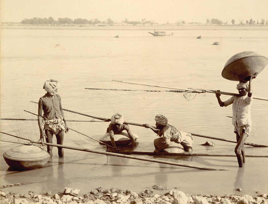 Palla fishermen near Kotri in Lower Indus, photographed in 1890. Source: The British Library Palla fishermen near Kotri in Lower Indus, photographed in 1890. Source: The British Library