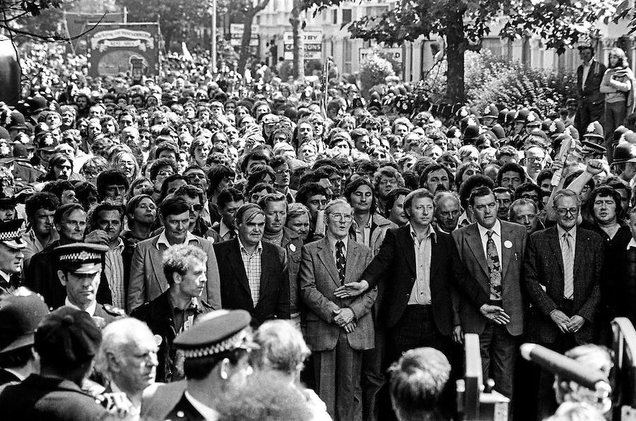 Arthur Scargill leading miners down to support Asian women on the picket lines of Grunwick (Courtesy: Facebook.com/Grunwick40). Arthur Scargill leading miners down to support Asian women on the picket lines of Grunwick (Courtesy: Facebook.com/Grunwick40).
