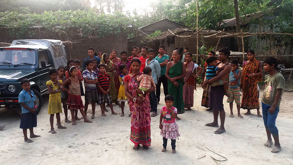 Inhabitants of Bhogdanga village. Inhabitants of Bhogdanga village.