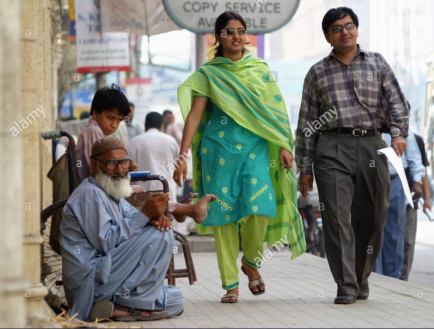 A middle-class couple in Karachi, 2004. A middle-class couple in Karachi, 2004.