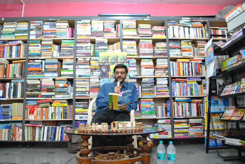 Writer Vivek Shanbhag at Aakruti Books Writer Vivek Shanbhag at Aakruti Books
