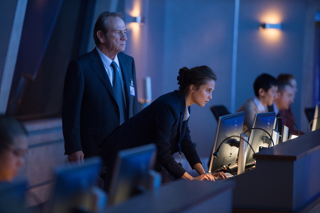 Alicia Vikander (left) and Tommy Lee Jones in ‘Jason Bourne’. Alicia Vikander (left) and Tommy Lee Jones in ‘Jason Bourne’.