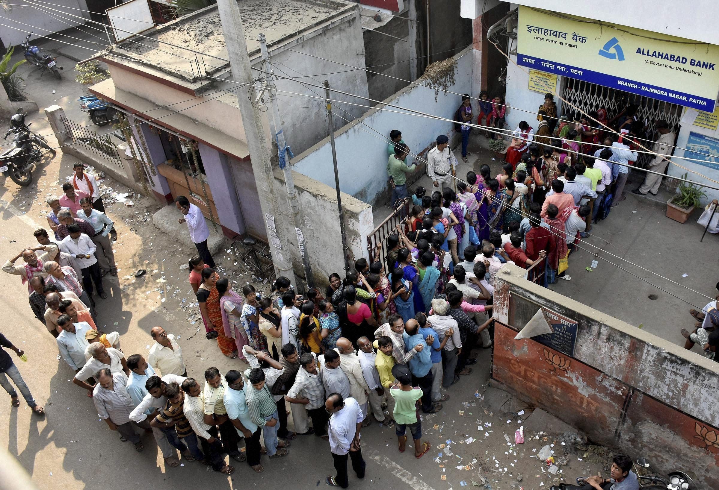 People queue up outside a bank in Patna. Source: PTI People queue up outside a bank in Patna. Source: PTI