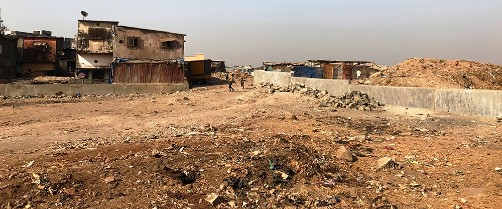 The residents of the Rafiq Nagar slum have easy access to the Deonar dumping yard. (Photo credit: Venkatraghavan Rajagopalan). The residents of the Rafiq Nagar slum have easy access to the Deonar dumping yard. (Photo credit: Venkatraghavan Rajagopalan).