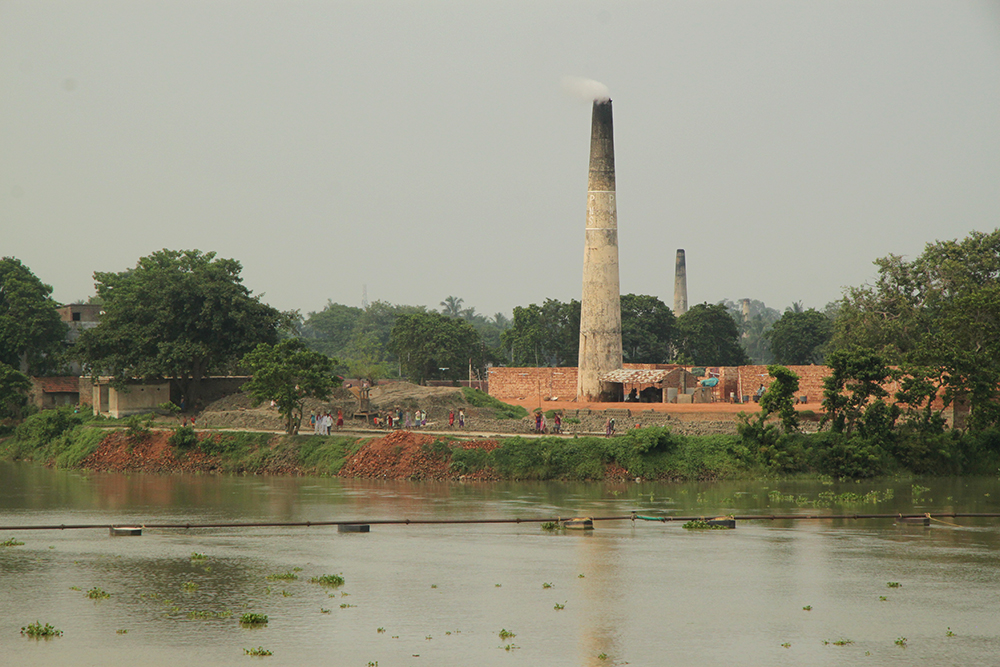 Brick kilns along the banks of the Ganga use the soil from the river banks and add to erosion. Credit: Beth Walker Brick kilns along the banks of the Ganga use the soil from the river banks and add to erosion. Credit: Beth Walker