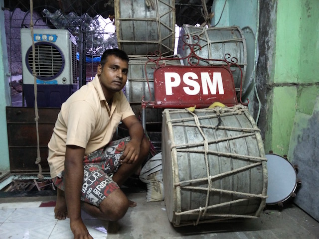 Sunny Jai Kishen with the band's equipment. Sunny Jai Kishen with the band's equipment.