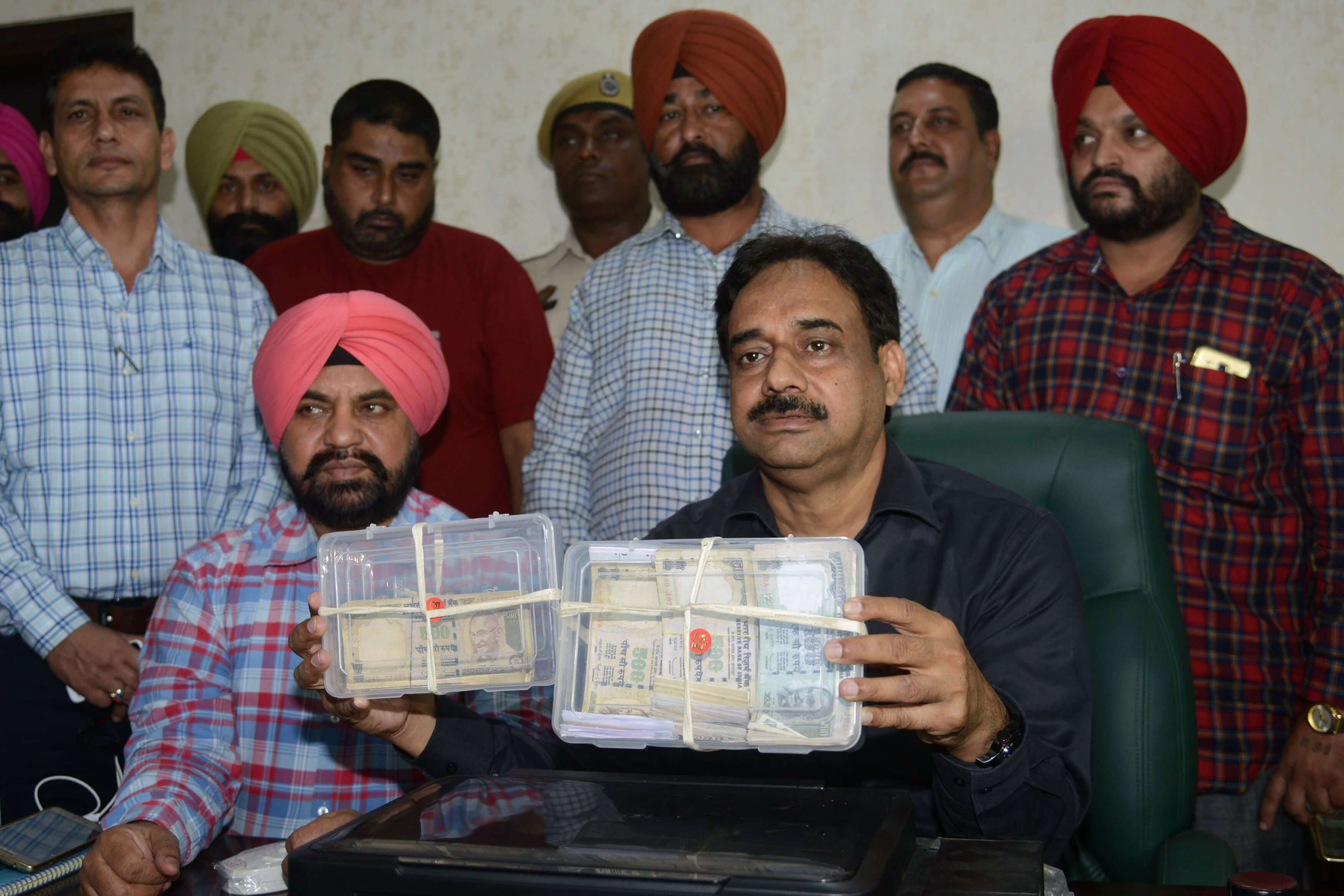 Illegal money printing. Credit: Sam Panthaky/AFP Illegal money printing. Credit: Sam Panthaky/AFP