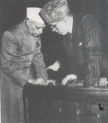 Jawaharlal Nehru and Sheikh Abdullah. (Credit: Wikimedia Commons / nehrumemorial.nic.in) Jawaharlal Nehru and Sheikh Abdullah. (Credit: Wikimedia Commons / nehrumemorial.nic.in)