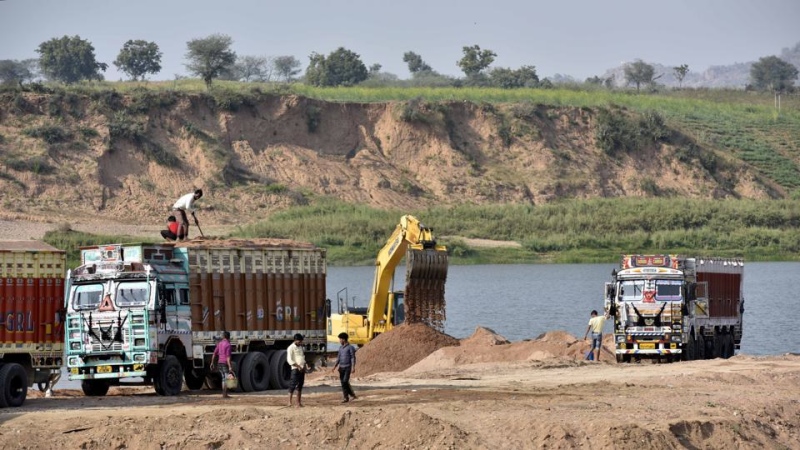 Sand mining on the banks of the Ken river in Banda, Uttar Pradesh. (Photo credit: HT ). Sand mining on the banks of the Ken river in Banda, Uttar Pradesh. (Photo credit: HT ).