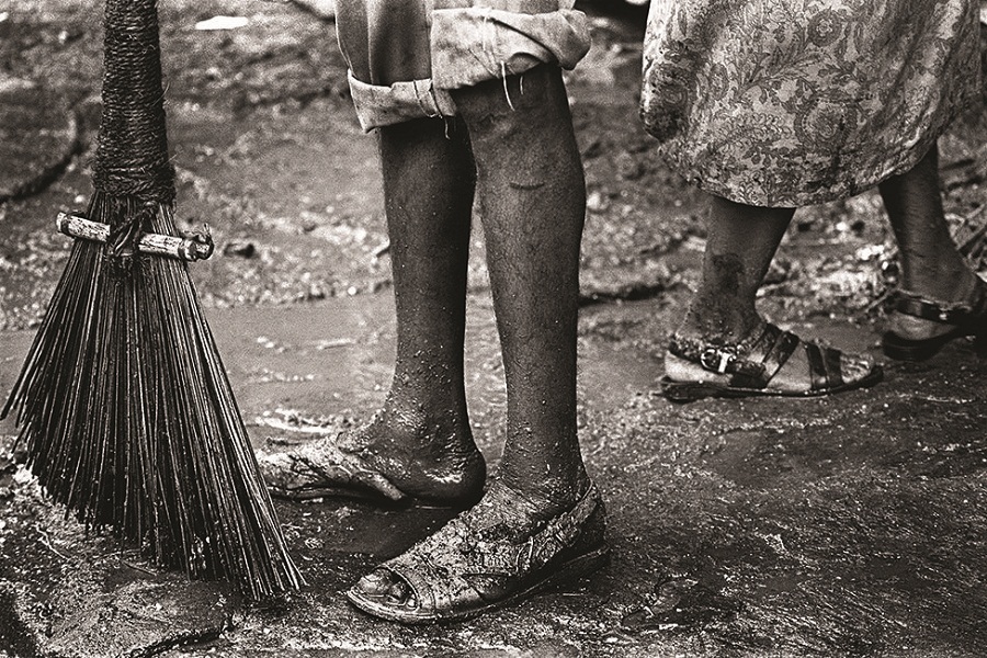 Huge amounts of garbage can lead to the outbreak of many diseases, including cholera, dysentery, typhoid, infective hepatitis and the plague. Huge amounts of garbage can lead to the outbreak of many diseases, including cholera, dysentery, typhoid, infective hepatitis and the plague.
