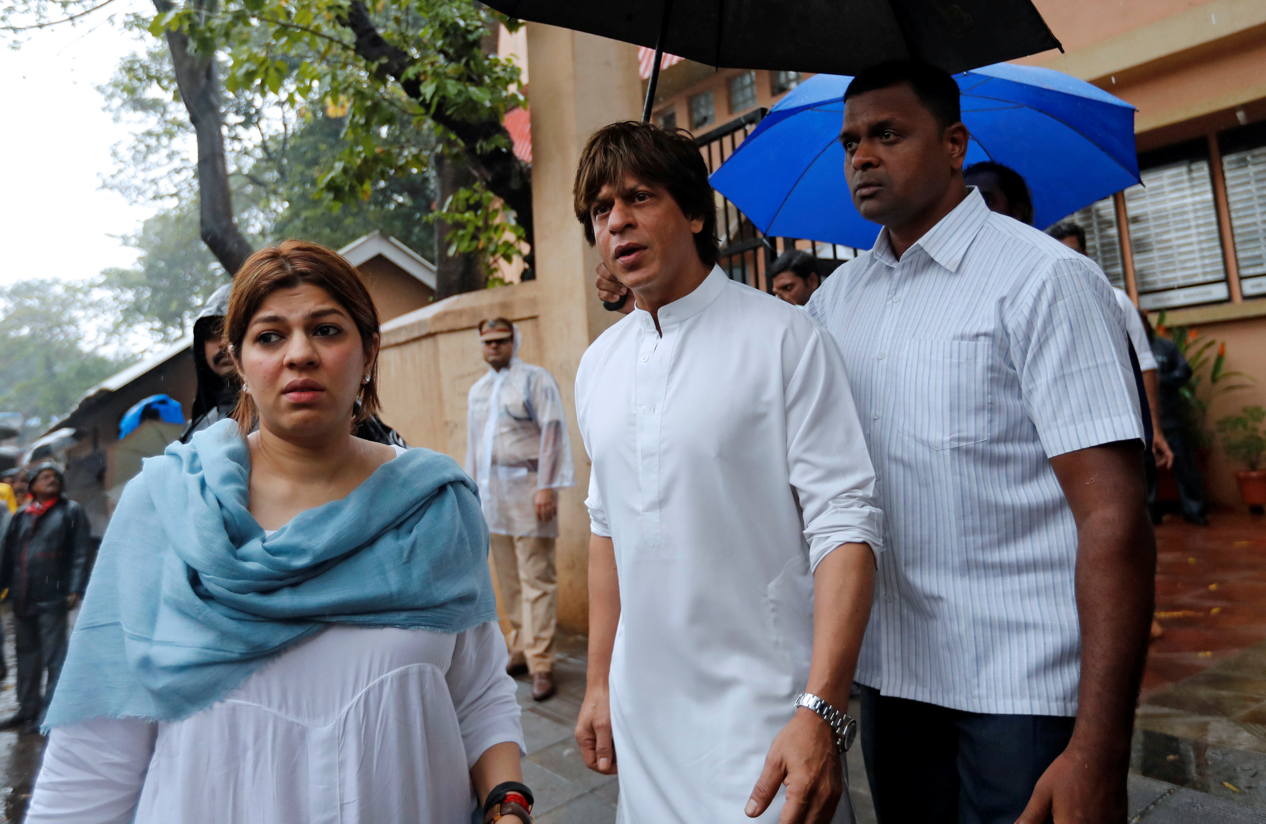 Actor Shah Rukh Khan at the funeral. (Image Credit: Danish Siddiqui/Reuters) Actor Shah Rukh Khan at the funeral. (Image Credit: Danish Siddiqui/Reuters)