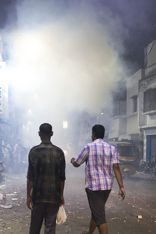 Ther was no respite from the toxic smoke in most areas in Chennai on Diwali. Purasawalkam, Chennai, 18 Oct 2017. Photo credit:Shuchi Kapoor/Chennai Ther was no respite from the toxic smoke in most areas in Chennai on Diwali. Purasawalkam, Chennai, 18 Oct 2017. Photo credit:Shuchi Kapoor/Chennai