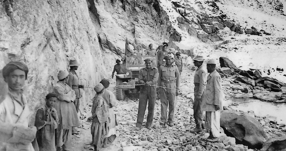9-Major Thangaraju, Madras Engineering Regiment opening Zojila Pass 1948-2 9-Major Thangaraju, Madras Engineering Regiment opening Zojila Pass 1948-2