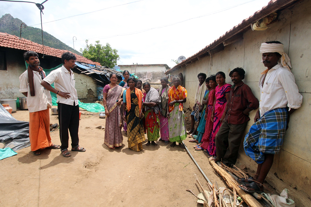 Some of the displaced Irulars and Jenu Kurumbars of Vazhaithottam. (Photo credit: Sibi Arasu). Some of the displaced Irulars and Jenu Kurumbars of Vazhaithottam. (Photo credit: Sibi Arasu).
