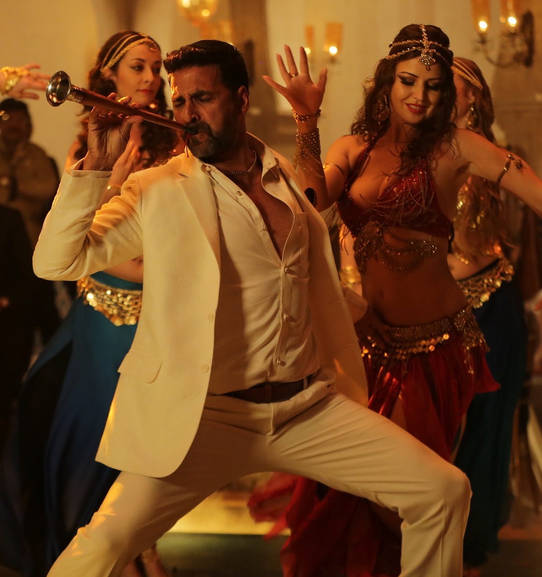 Akshay Kumar in a song sequence from ‘Airlift.’ Akshay Kumar in a song sequence from ‘Airlift.’