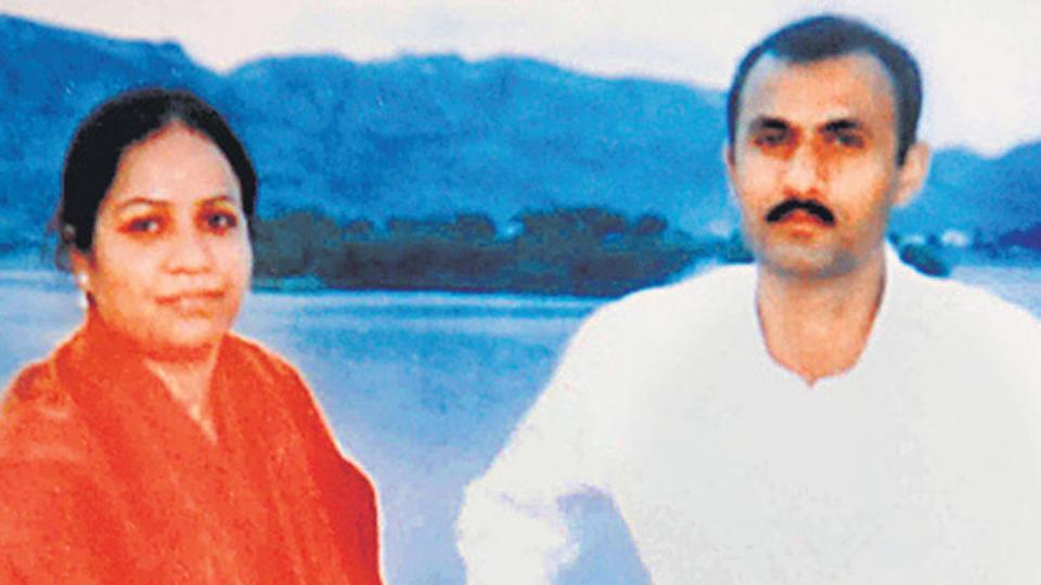 Sohrabuddin Sheikh and his wife, Kauser Bi. Credit: HT Photo Sohrabuddin Sheikh and his wife, Kauser Bi. Credit: HT Photo