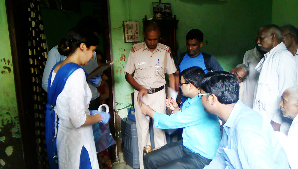 Forensic experts at the house of one of complainants in Kangan Heri. Photo credit: Abhishek Dey. Forensic experts at the house of one of complainants in Kangan Heri. Photo credit: Abhishek Dey.