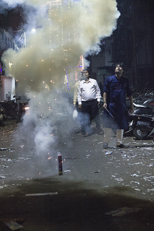 A family bursting crackers, while pollutions levels began to spike in Chennai. Photo credit: Shuchi Kapoor/Chennai A family bursting crackers, while pollutions levels began to spike in Chennai. Photo credit: Shuchi Kapoor/Chennai