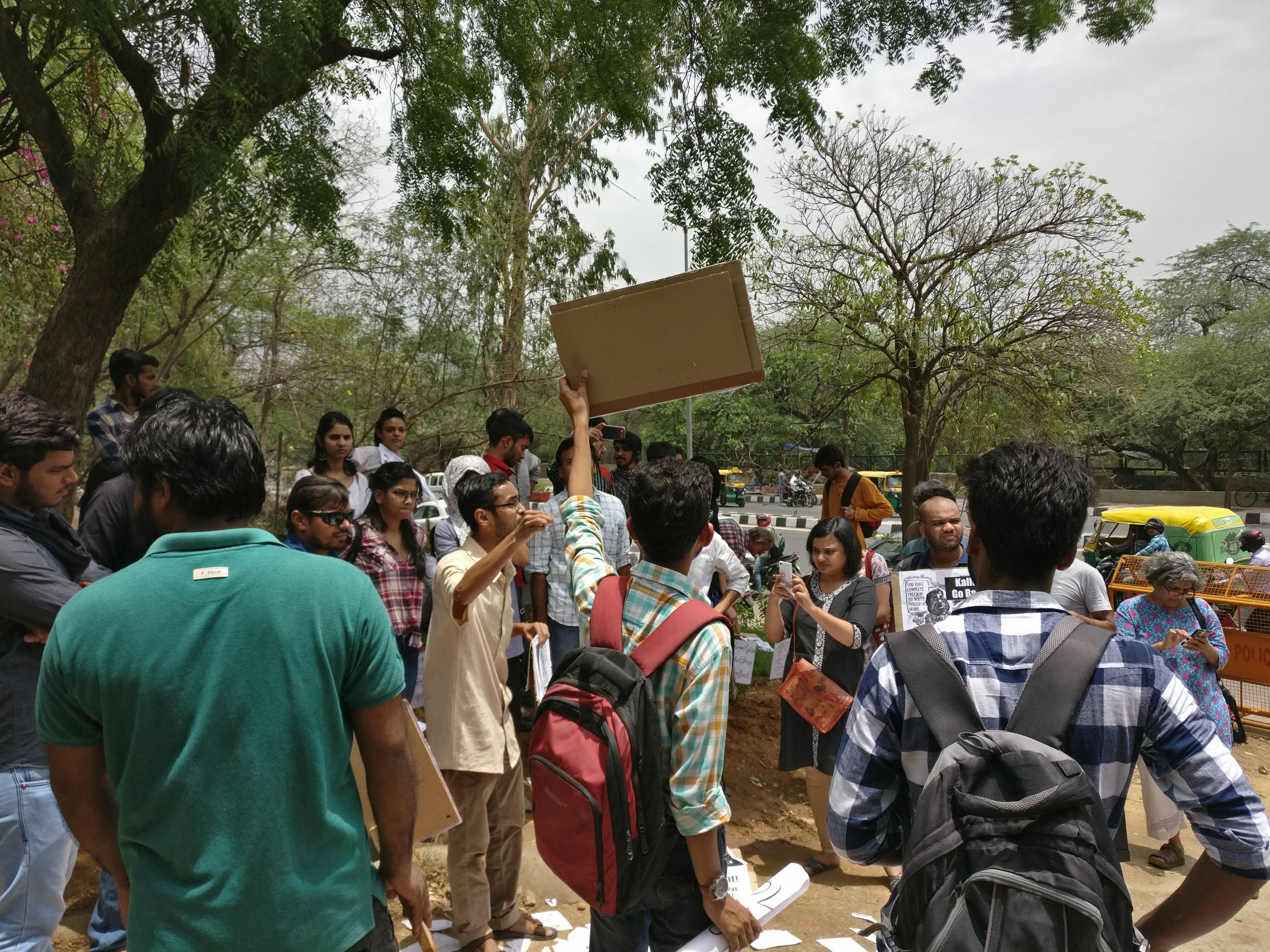 Bastar Solidarity Network members protest against SRP Kalluri at the Indian Institute of Mass Communication (Photo: Shreya Roy Chowdhury) Bastar Solidarity Network members protest against SRP Kalluri at the Indian Institute of Mass Communication (Photo: Shreya Roy Chowdhury)