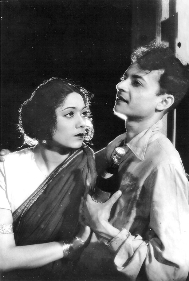 Chandrabati Devi as Chandramukhi and PC Barua in ‘Devdas’. Chandrabati Devi as Chandramukhi and PC Barua in ‘Devdas’.
