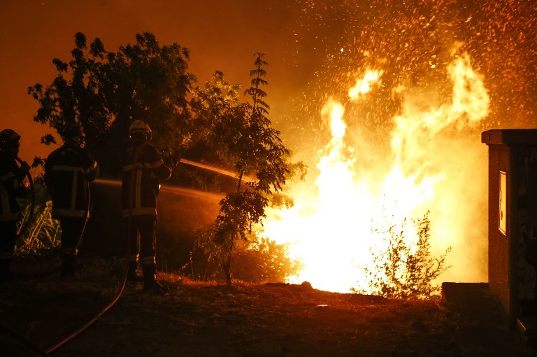 French Riviera Tourist Destinations Evacuated As Wildfires Spread French Riviera Tourist Destinations Evacuated As Wildfires Spread