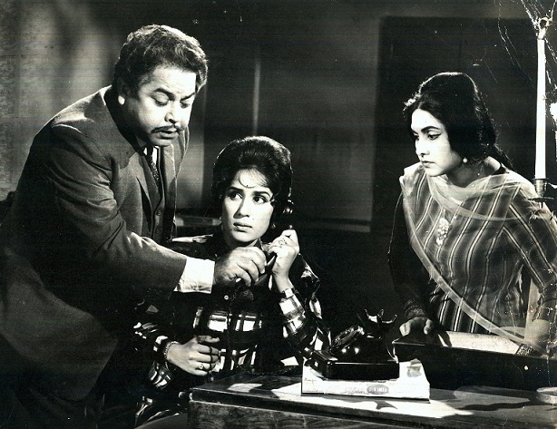 The lobby card of Humraz. Courtesy Omar Ali Khan. The lobby card of Humraz. Courtesy Omar Ali Khan.
