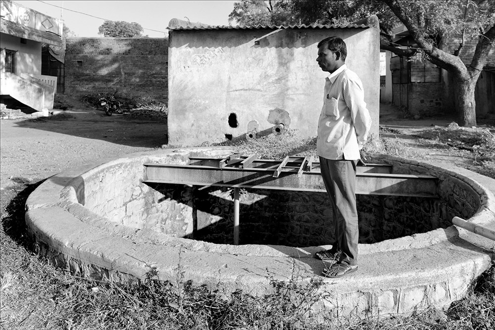 Rajashree would have been alive today if the Dalit basti of Beed district’s Bagh Pimpalgaon village had received enough water last year, claims her distraught father Namdev Kamble (in picture). Rajashree, 10, succumbed to serious a head injury which she received while fetching water from the well. Namdev holds the village sarpanch and gram sevak responsible. He thinks had there been water in the house Rajashree wouldn’t have gone to the well. The sarpanch, claims Namdev, didn’t release water to the Dalit basti for 10-15 days. Three days later, Rajashree succumbed to the injury as her father couldn’t afford proper treatment for her. Rajashree would have been alive today if the Dalit basti of Beed district’s Bagh Pimpalgaon village had received enough water last year, claims her distraught father Namdev Kamble (in picture). Rajashree, 10, succumbed to serious a head injury which she received while fetching water from the well. Namdev holds the village sarpanch and gram sevak responsible. He thinks had there been water in the house Rajashree wouldn’t have gone to the well. The sarpanch, claims Namdev, didn’t release water to the Dalit basti for 10-15 days. Three days later, Rajashree succumbed to the injury as her father couldn’t afford proper treatment for her.