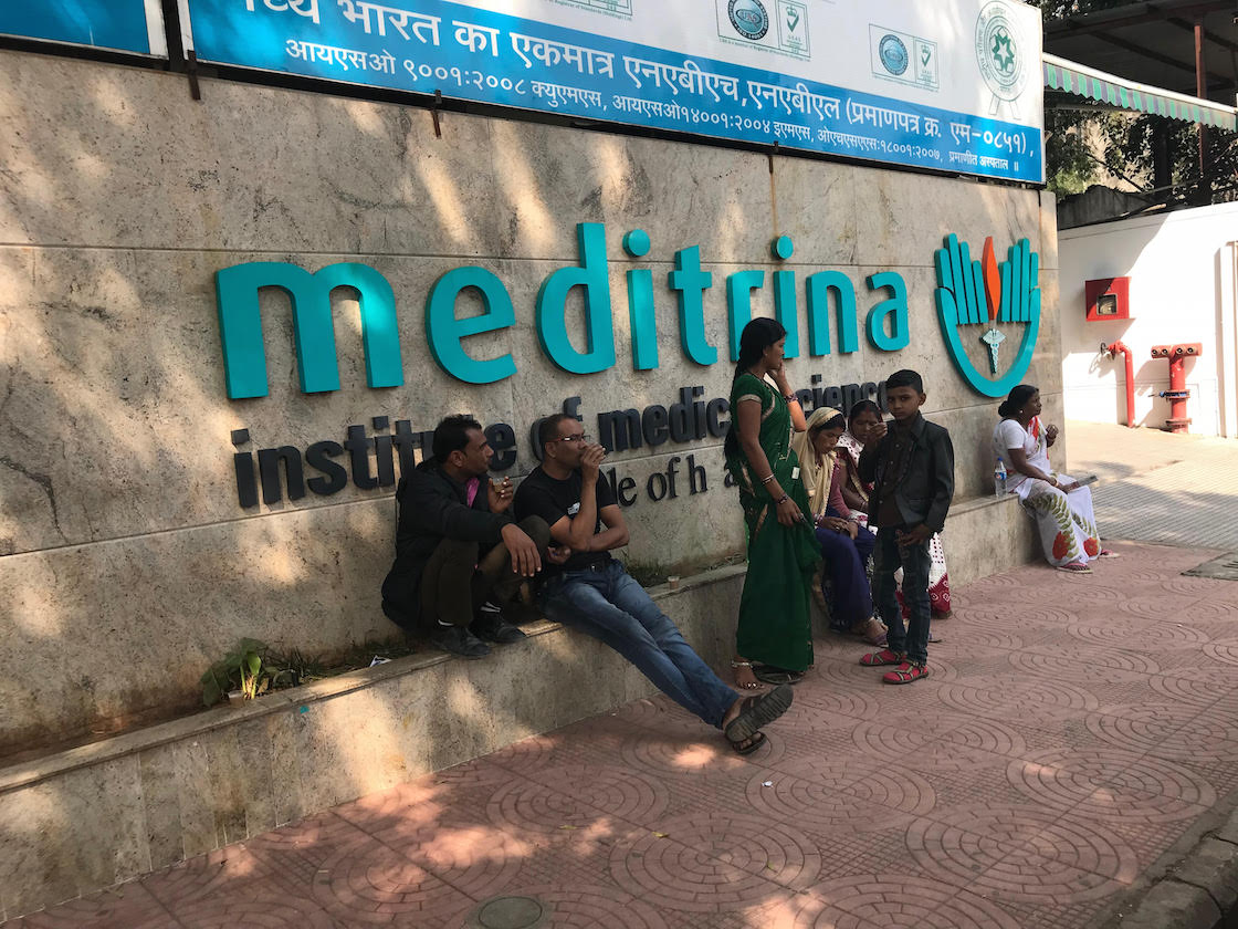 Doctors in Nagpur's Meditrina Hospital reportedly administered CPR to Brijgopal Loya, after he was taken there from Dande Hospital. Credit: Supriya Sharma Doctors in Nagpur's Meditrina Hospital reportedly administered CPR to Brijgopal Loya, after he was taken there from Dande Hospital. Credit: Supriya Sharma
