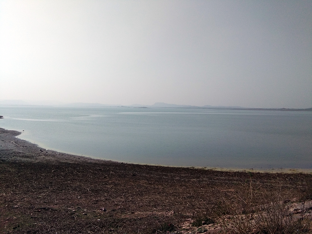 Rangawa dam over the river Ken in Madhya Pradesh. Only if this dam is full, do the plains of Uttar Pradesh get any water. (Photo: Raksha Kumar). Rangawa dam over the river Ken in Madhya Pradesh. Only if this dam is full, do the plains of Uttar Pradesh get any water. (Photo: Raksha Kumar).