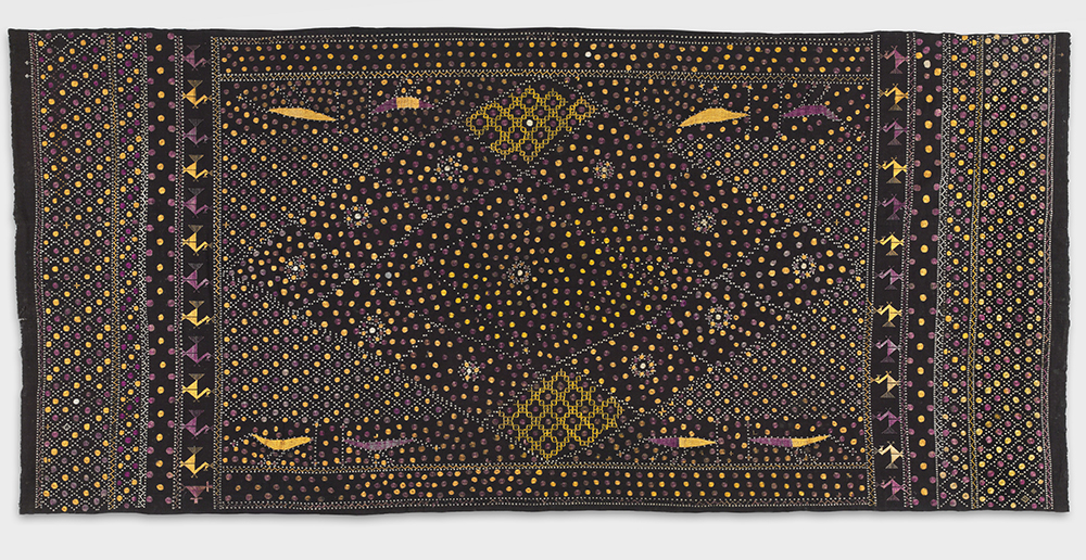 Handspun cotton plain weave with silk embroidery, unknown artist, Punjab, 20th Century. Photo Courtesy of Philadelphia Museum of Art. Handspun cotton plain weave with silk embroidery, unknown artist, Punjab, 20th Century. Photo Courtesy of Philadelphia Museum of Art.
