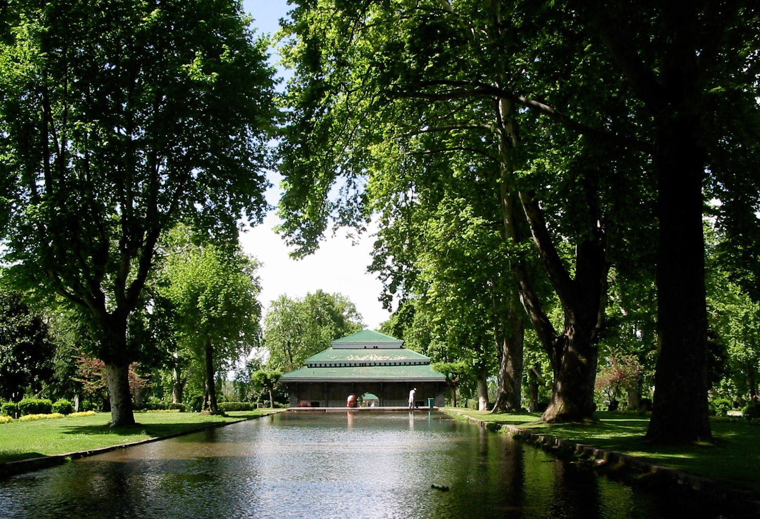 Marble Pavilion at Shalimar. Image credit: Anuradha Chaturvedi Marble Pavilion at Shalimar. Image credit: Anuradha Chaturvedi