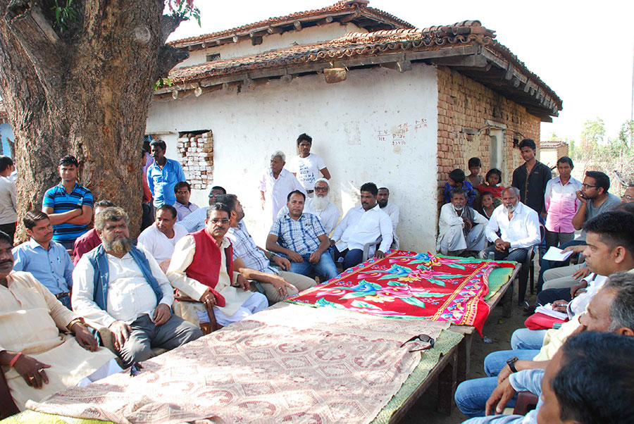 Vistors at the house of 12-year old Imtiyaz Khan who was killed. Photo: Manob Chowdhury Vistors at the house of 12-year old Imtiyaz Khan who was killed. Photo: Manob Chowdhury